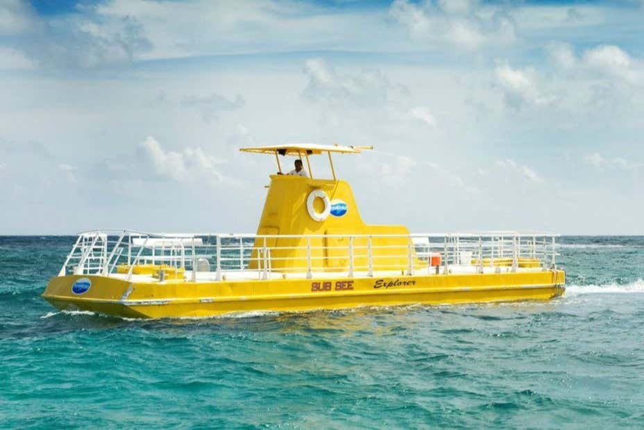 glass bottomed boat