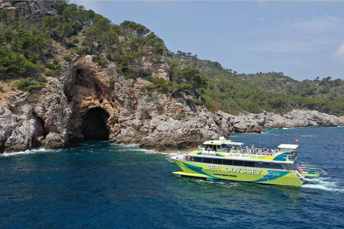 glass-bottom boat from Porto Cristo