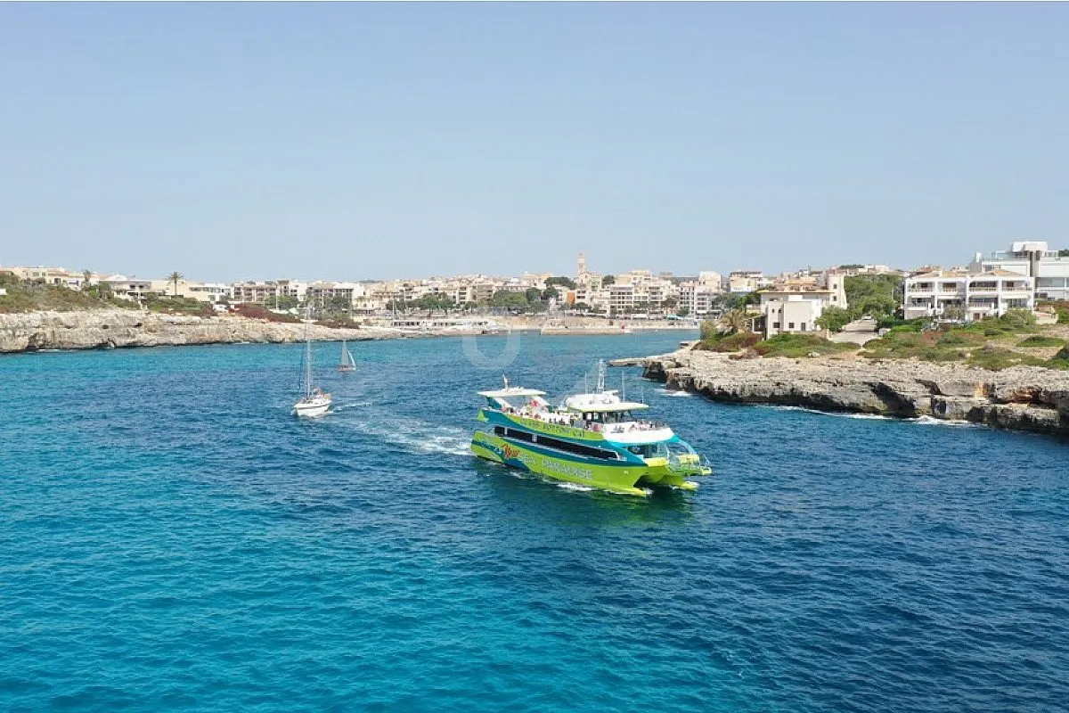 glass-bottom boat from Porto Cristo